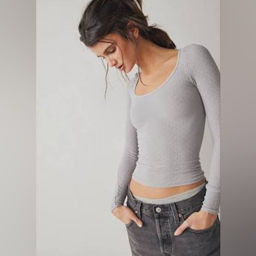 COPY - NWOT, "Intimately free people,"low back seamless long sleeve top" 🌻